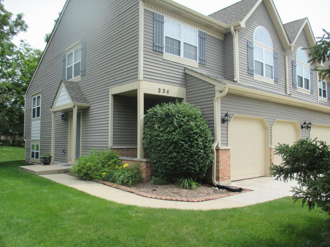 234 Dunridge Cir., East Dundee, IL 60118