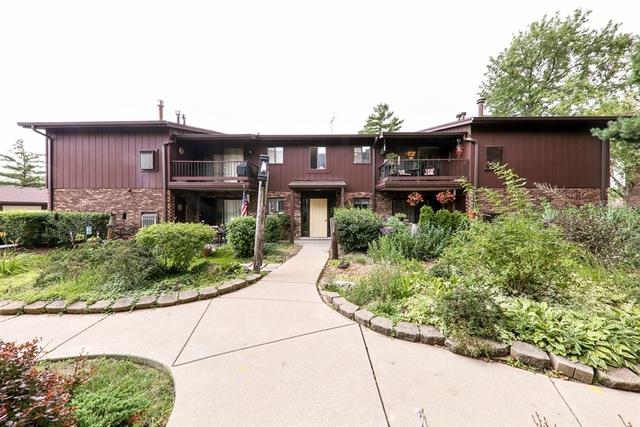 67 W 64th St. #202, Westmont, IL 60559
