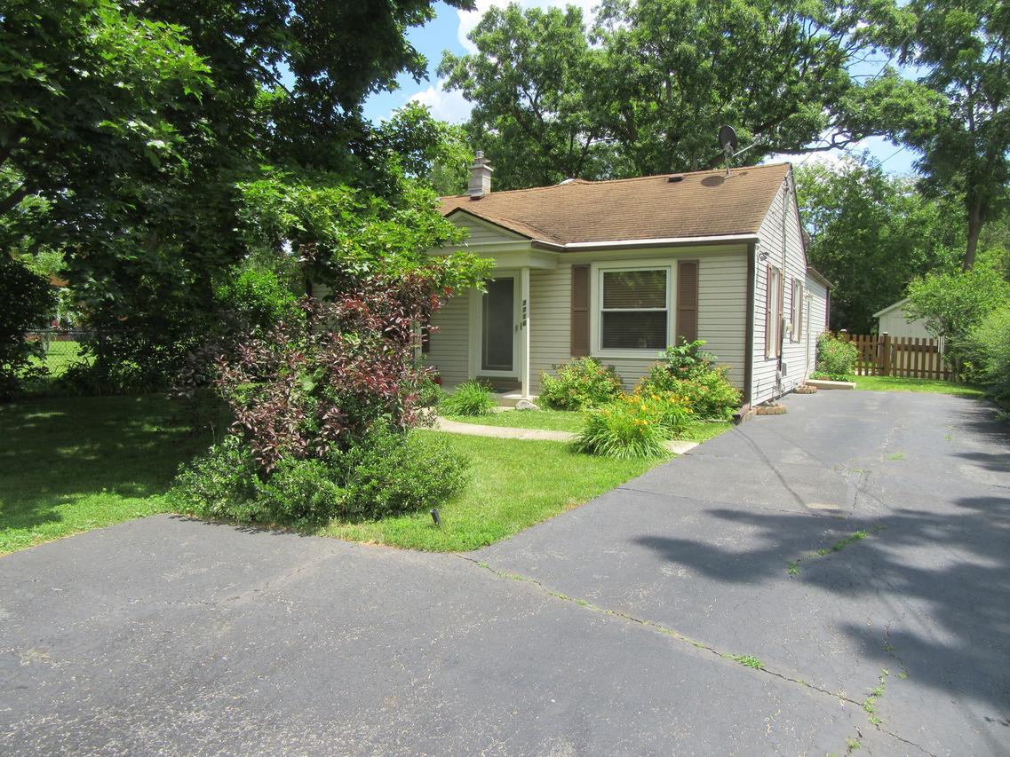 7716 Beverly Way, Spring Grove, IL 60081