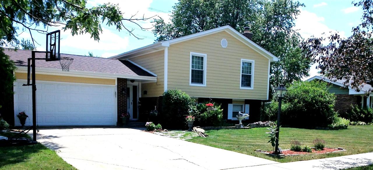128 Pfaff Dr., Frankfort, IL 60423