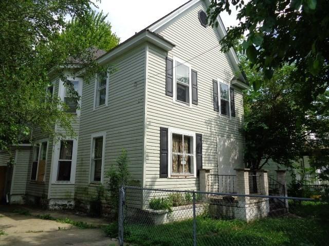 222 5th St., Aurora, IL 60505