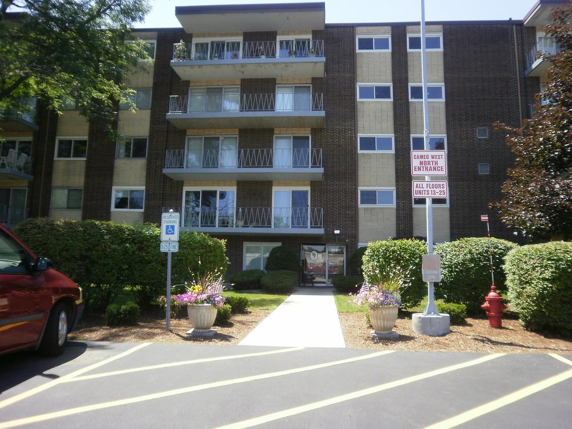 2900 Maple Ave. #14D, Downers Grove, IL 60515