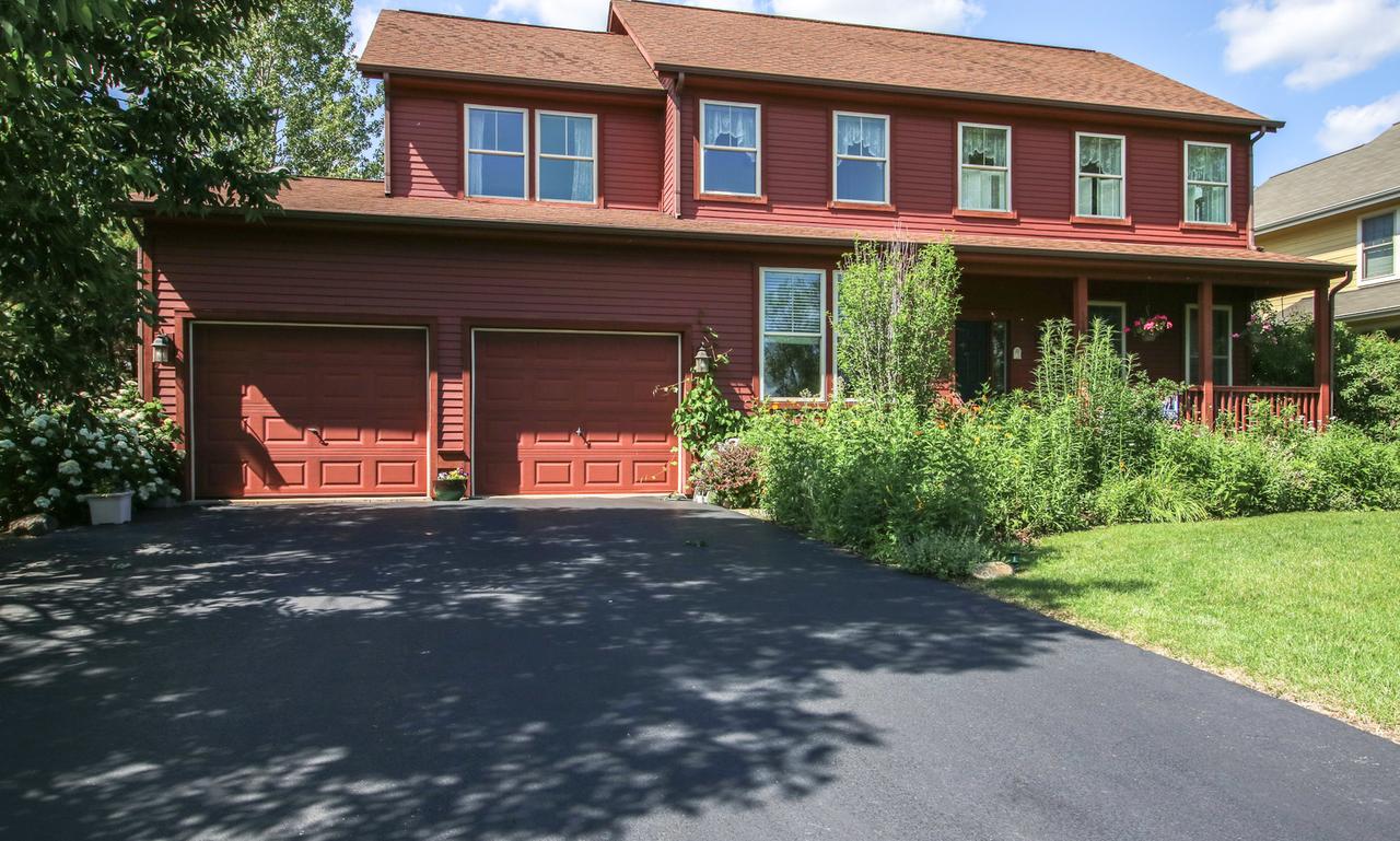 1152 Hedgerow Dr., Grayslake, IL 60030