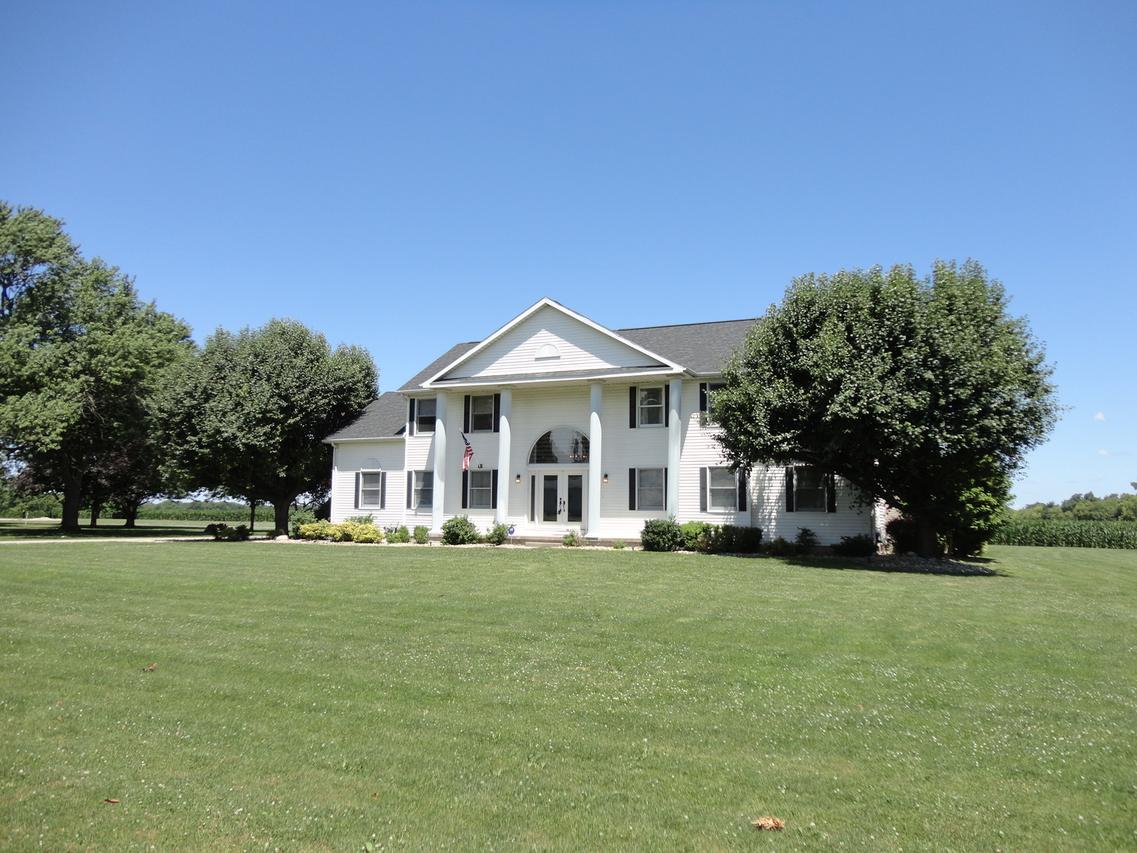 620 Wisconsin Ave., Windsor, IL 61957