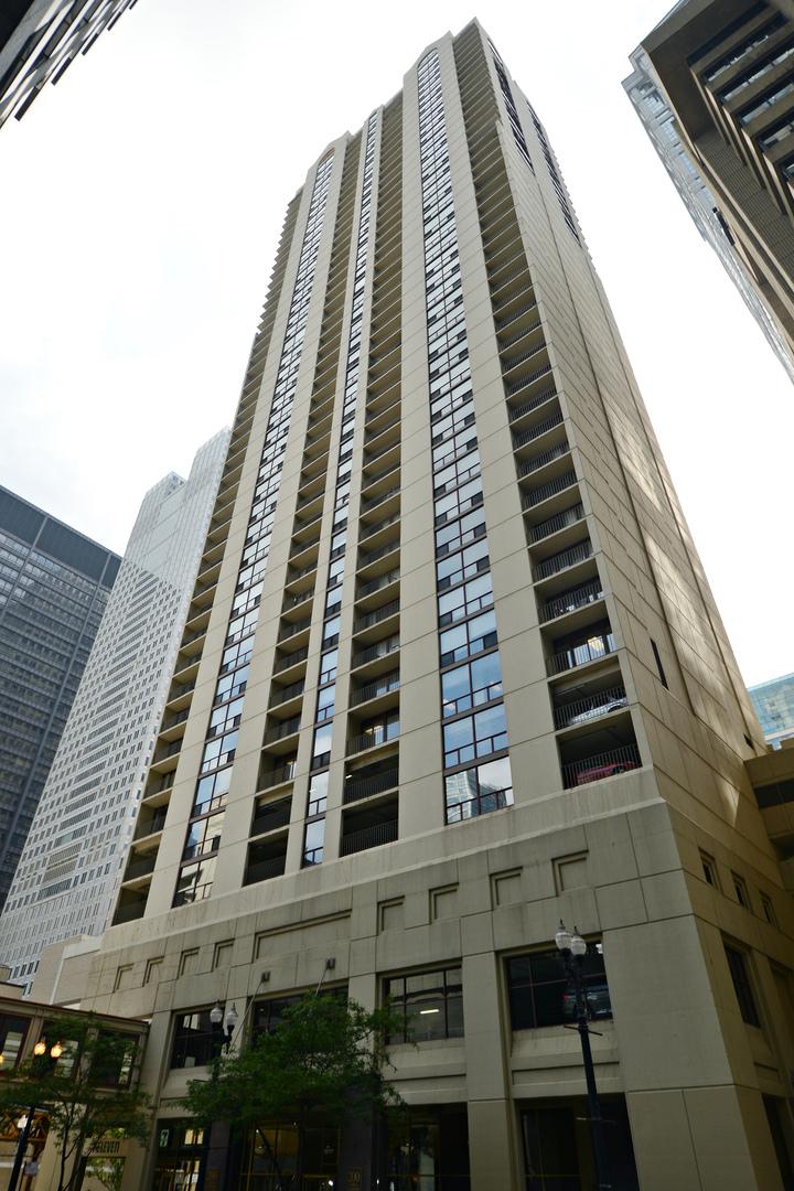 200 N Dearborn St. #1107, Chicago, IL 60601
