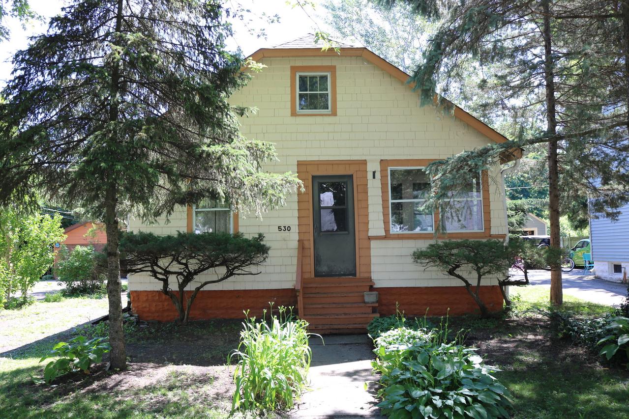 530 S Gladstone Ave., Aurora, IL 60506