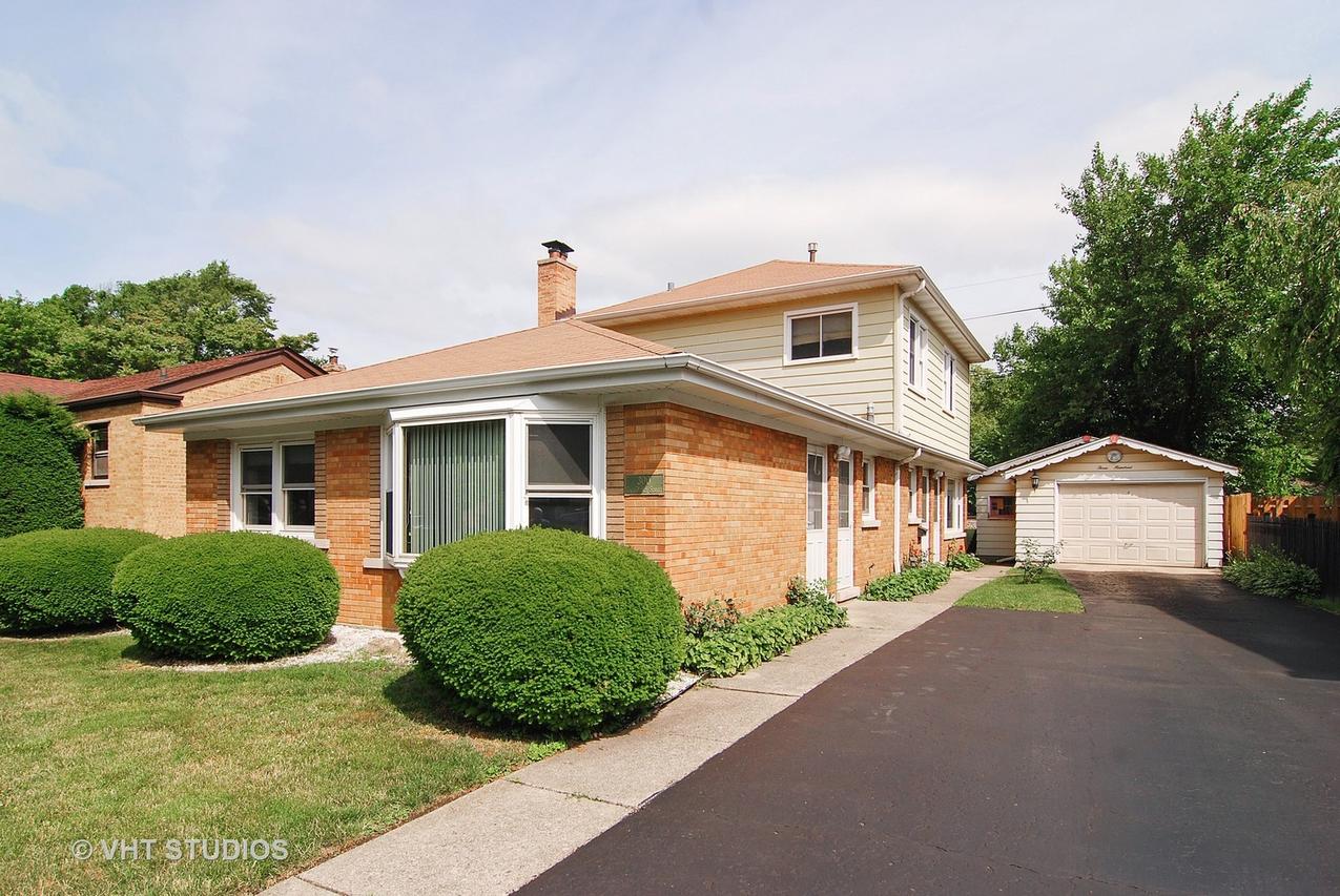 300 E Quincy St., Riverside, IL 60546