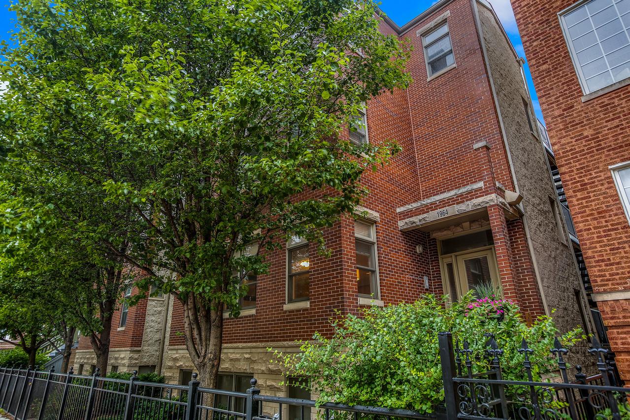 1964 W Foster Ave. #1, Chicago, IL 60640