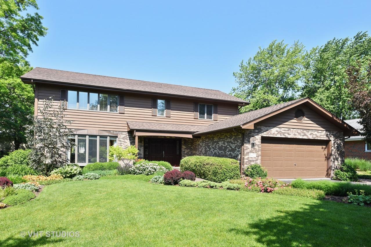 8400 Dolfor Cove, Burr Ridge, IL 60527