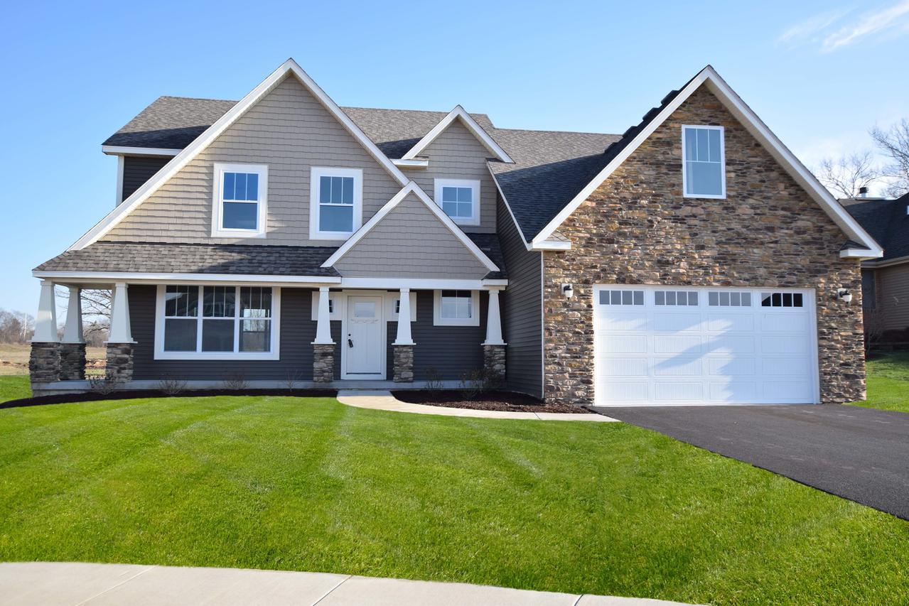 1129 Parkside Dr., Sycamore, IL 60178