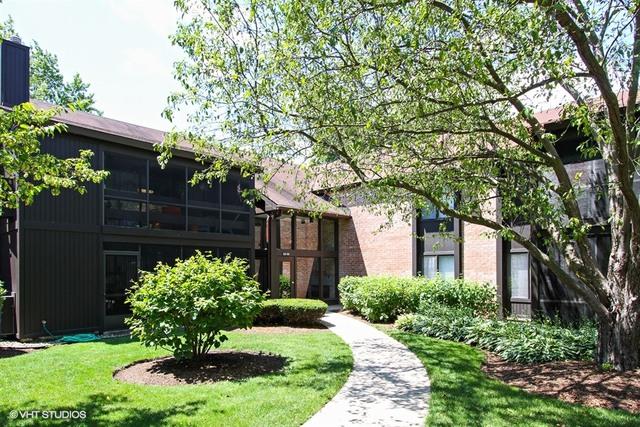 720 Saint Andrews Ln. #32, Crystal Lake, IL 60014