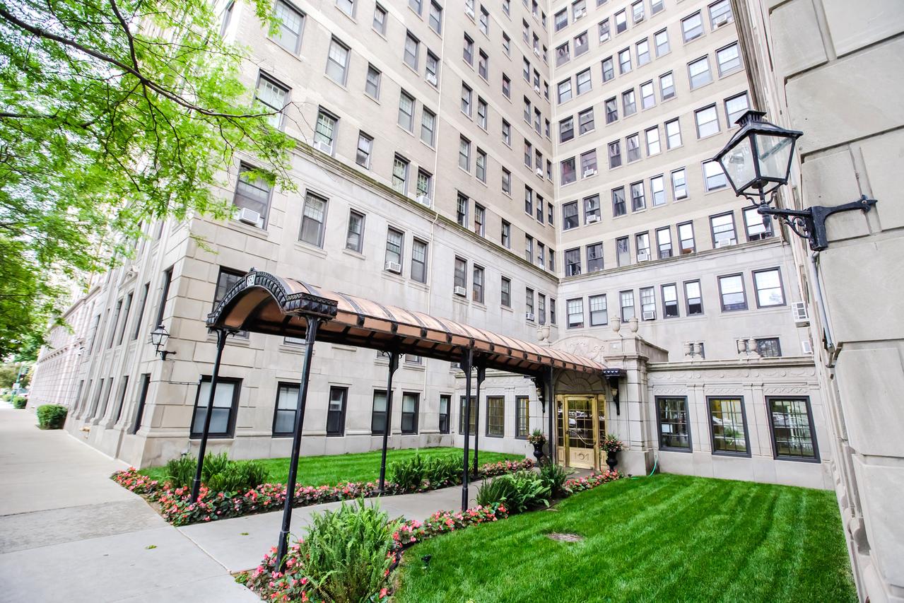 3520 N Lake Shore Dr. #9G, Chicago, IL 60657