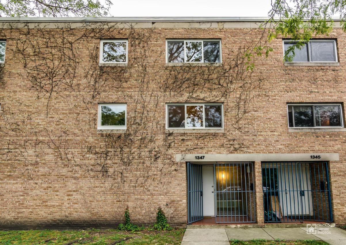 1347 E 54th St., Chicago, IL 60615