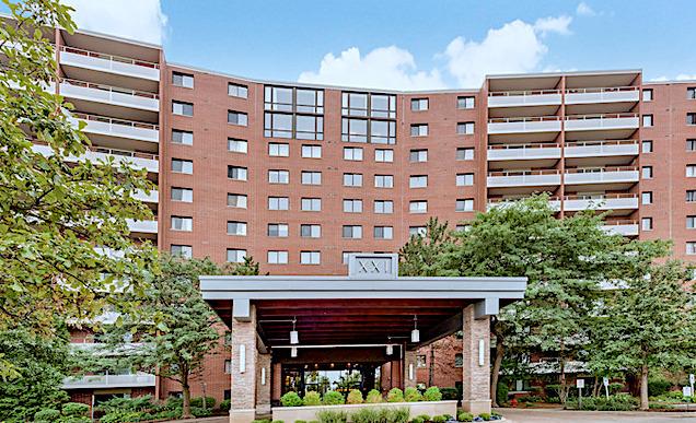 21 Kristin Dr. #420, Schaumburg, IL 60195