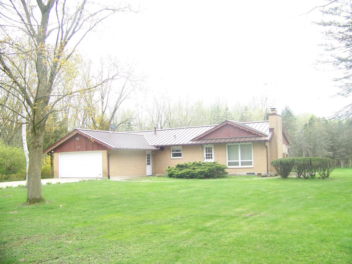 3821 Barreville Rd., Crystal Lake, IL 60012