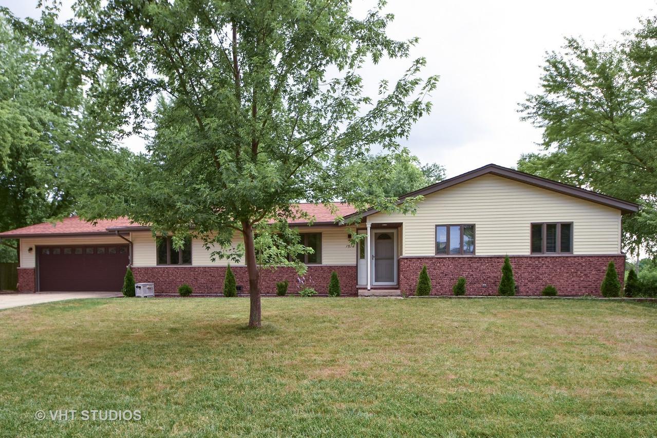 1514 Fernwood Ter., New Lenox, IL 60451