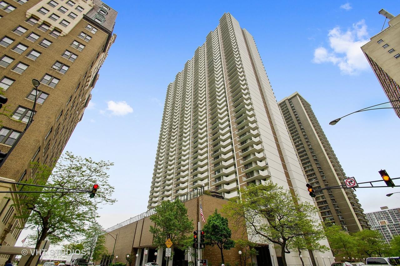 6033 N Sheridan Rd. #38G, Chicago, IL 60660