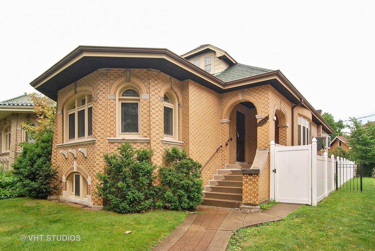 6845 Riverside Dr., Berwyn, IL 60402