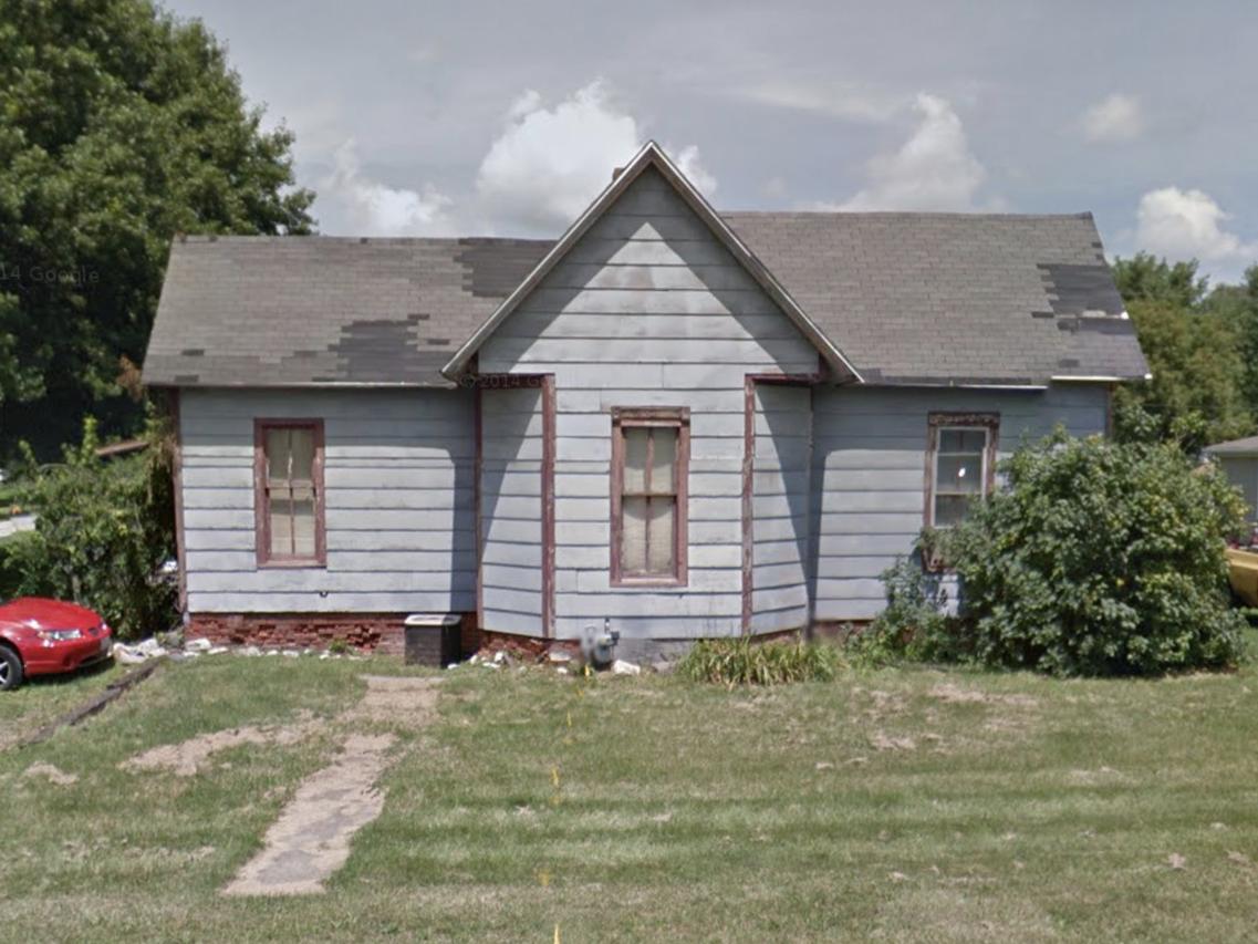310 E North St., Niantic, IL 62551