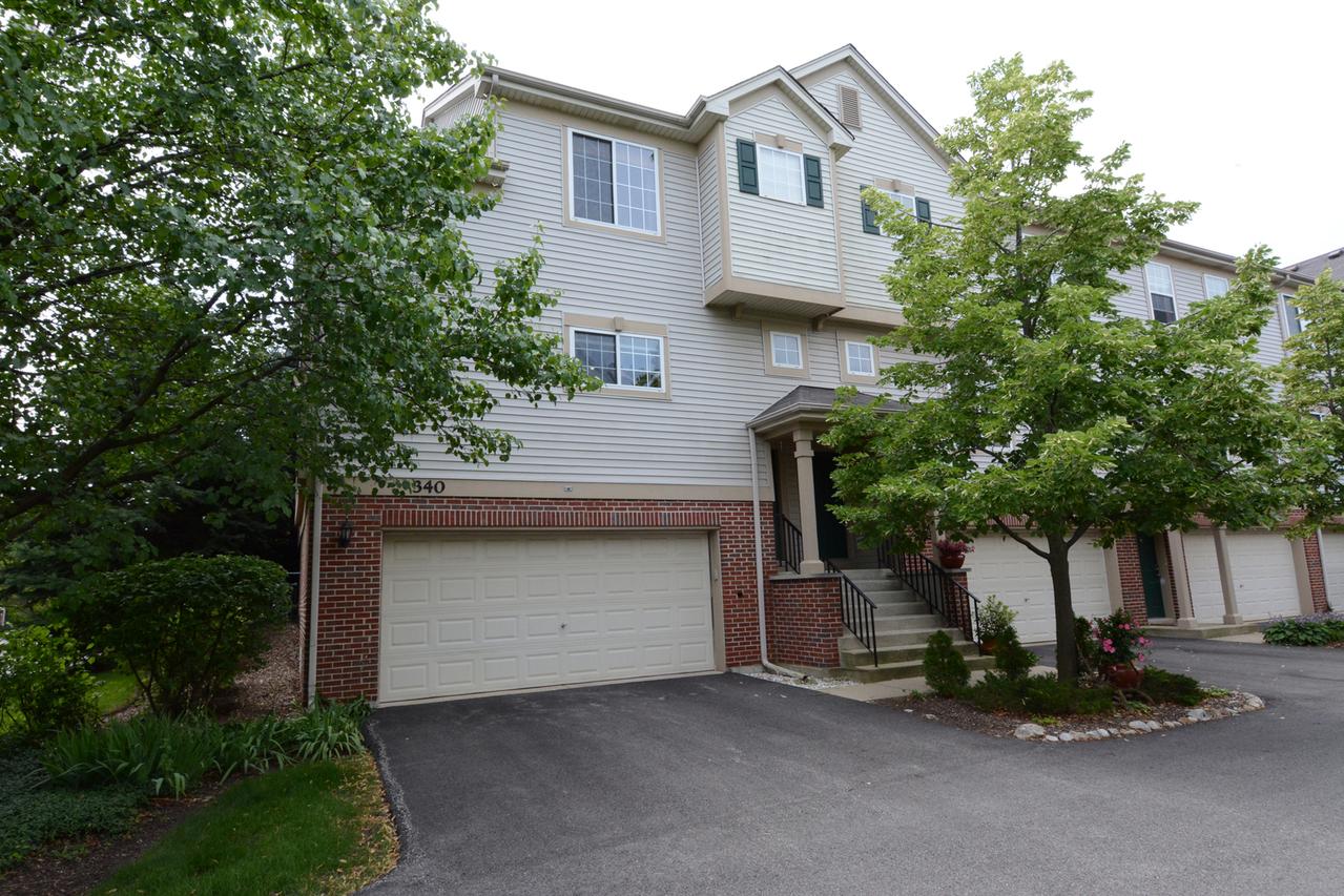 340 Southwicke Dr. #D, Streamwood, IL 60107