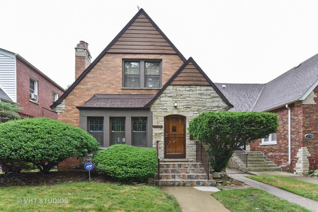 7735 S Paxton Ave., Chicago, IL 60649