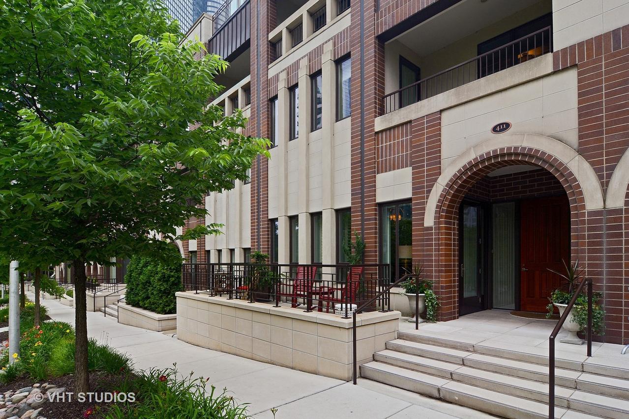 411 E Benton Pl., Chicago, IL 60601