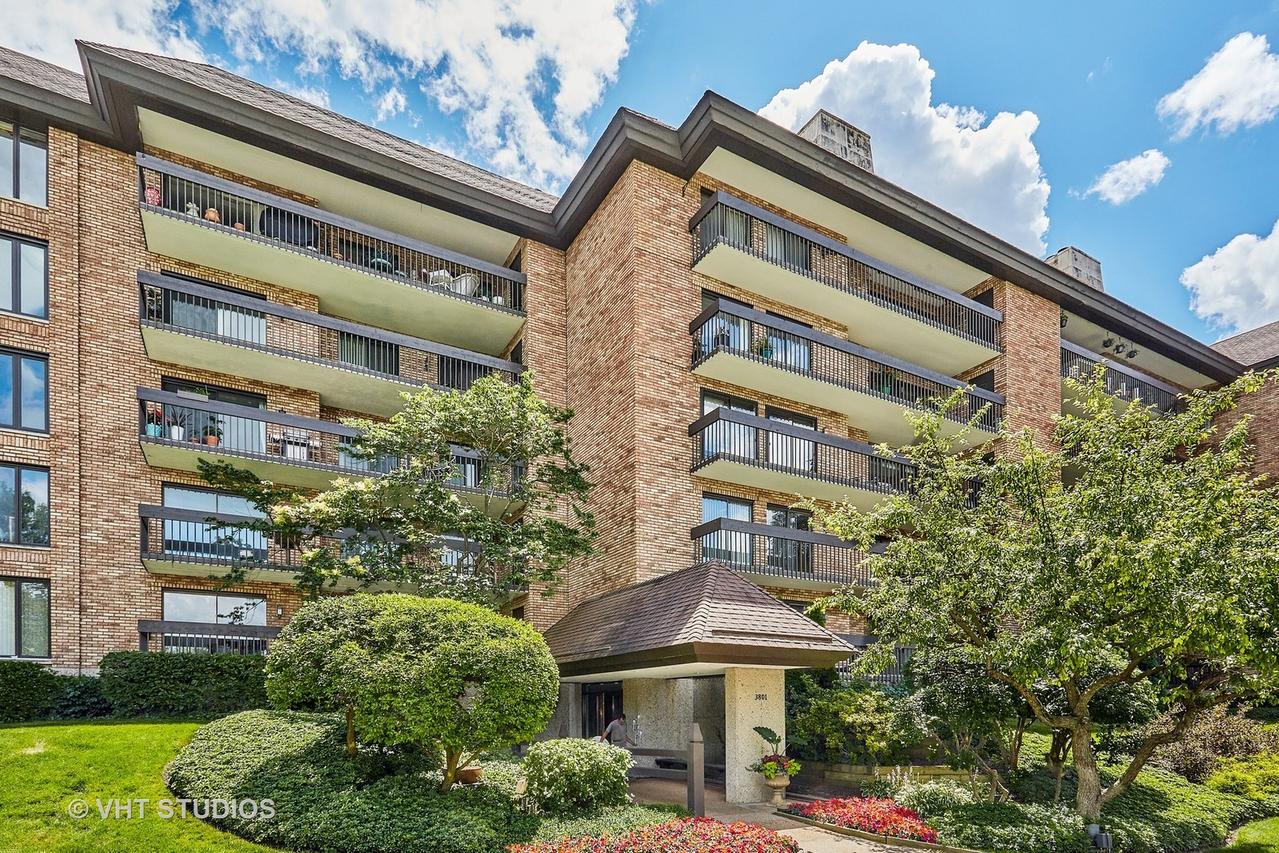3801 Mission Hills Rd. #209, Northbrook, IL 60062