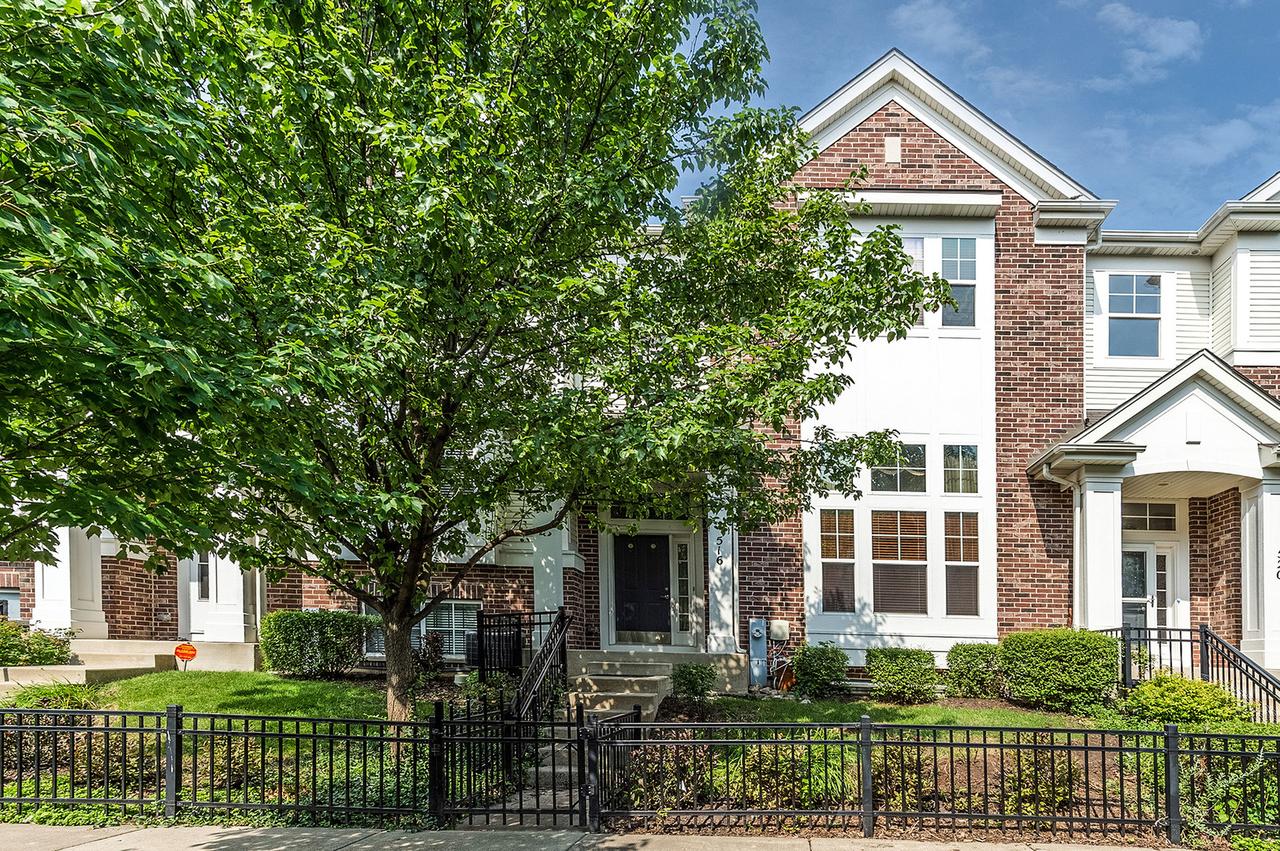 516 Grosvenor Ln., Aurora, IL 60504