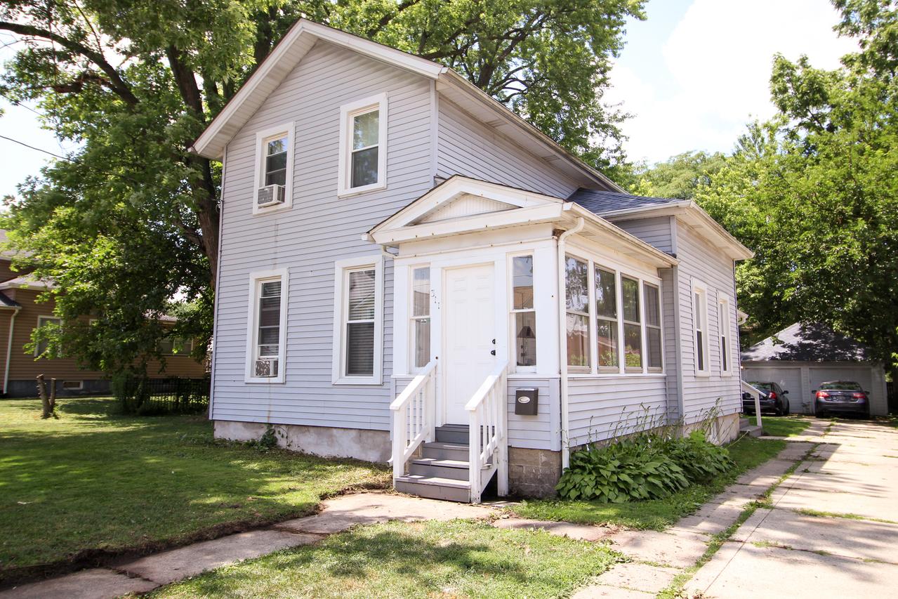 311 Jackson St., Aurora, IL 60505