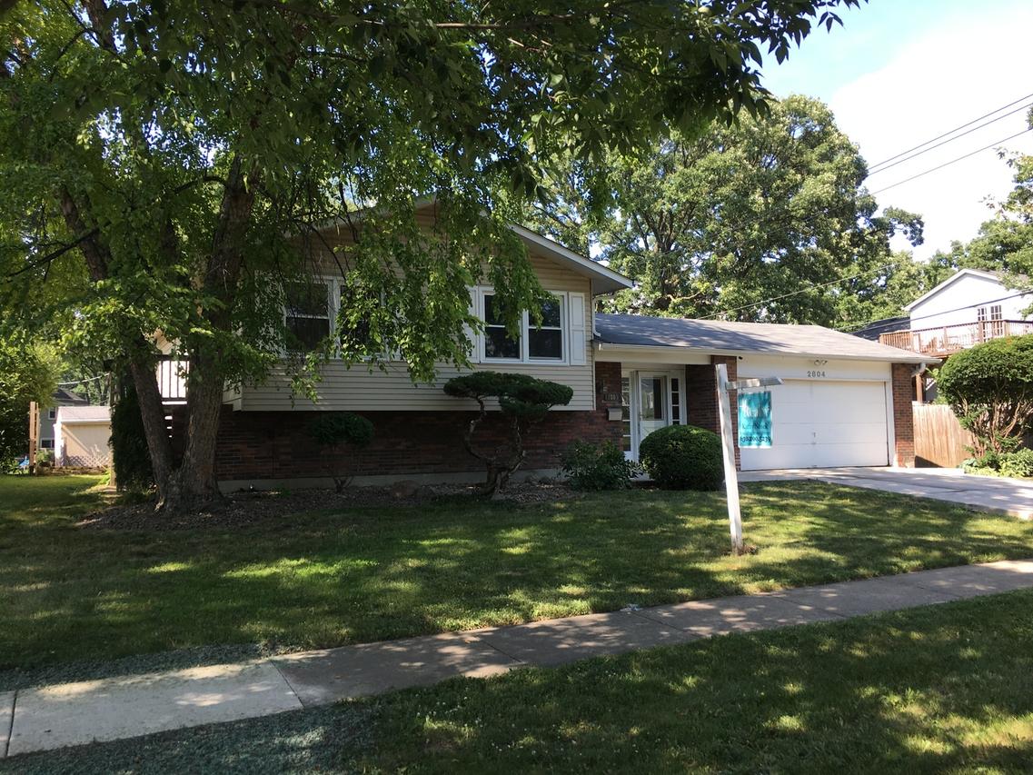 2804 Edgewood Pkwy., Woodridge, IL 60517