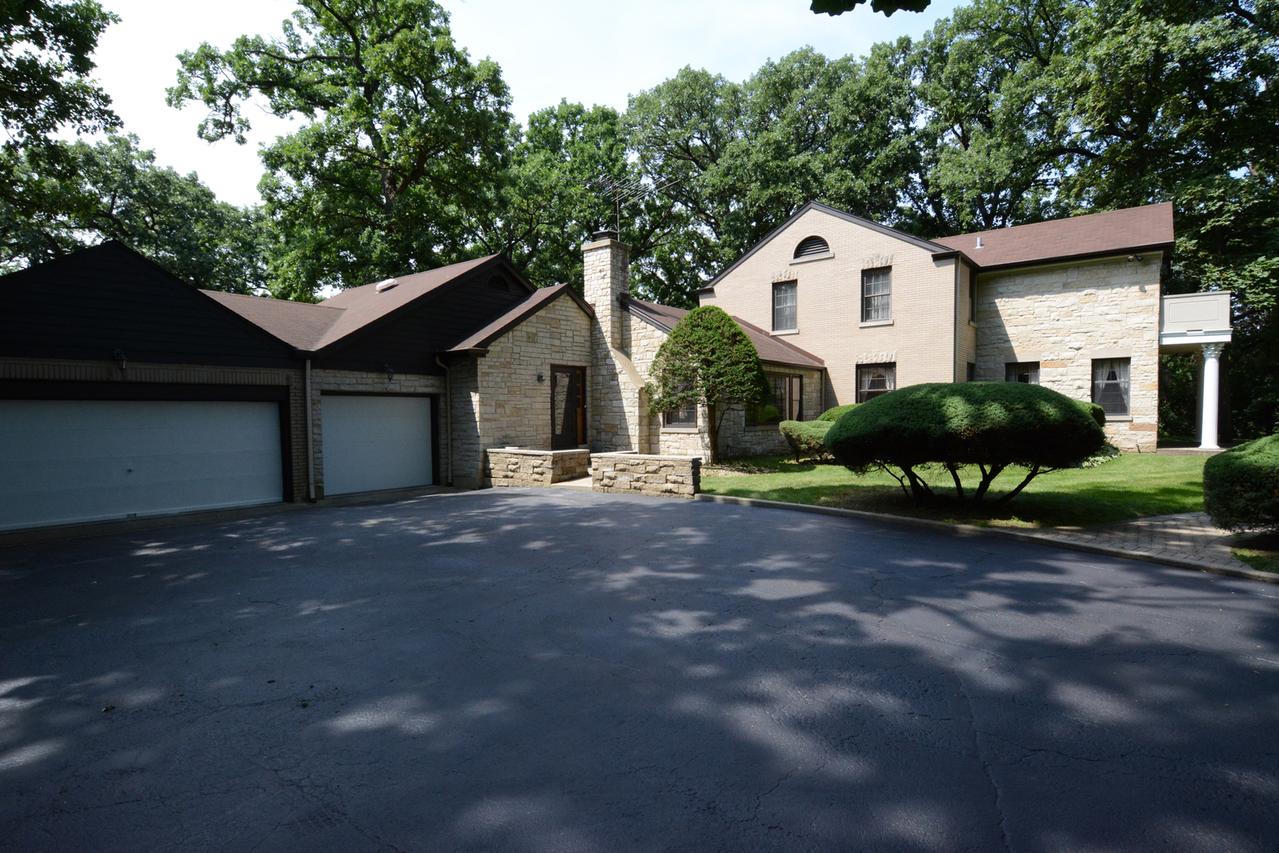 600 Valley Rd., Itasca, IL 60143