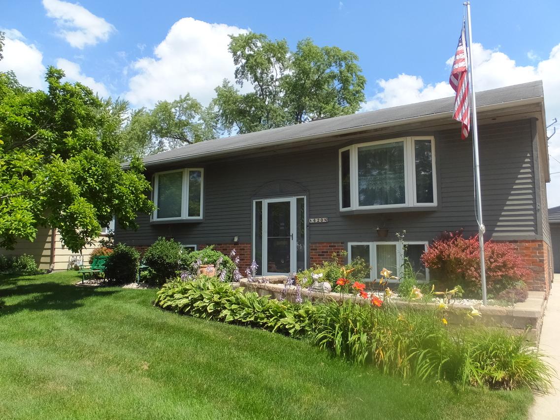 620 Larkdale Row, Wauconda, IL 60084