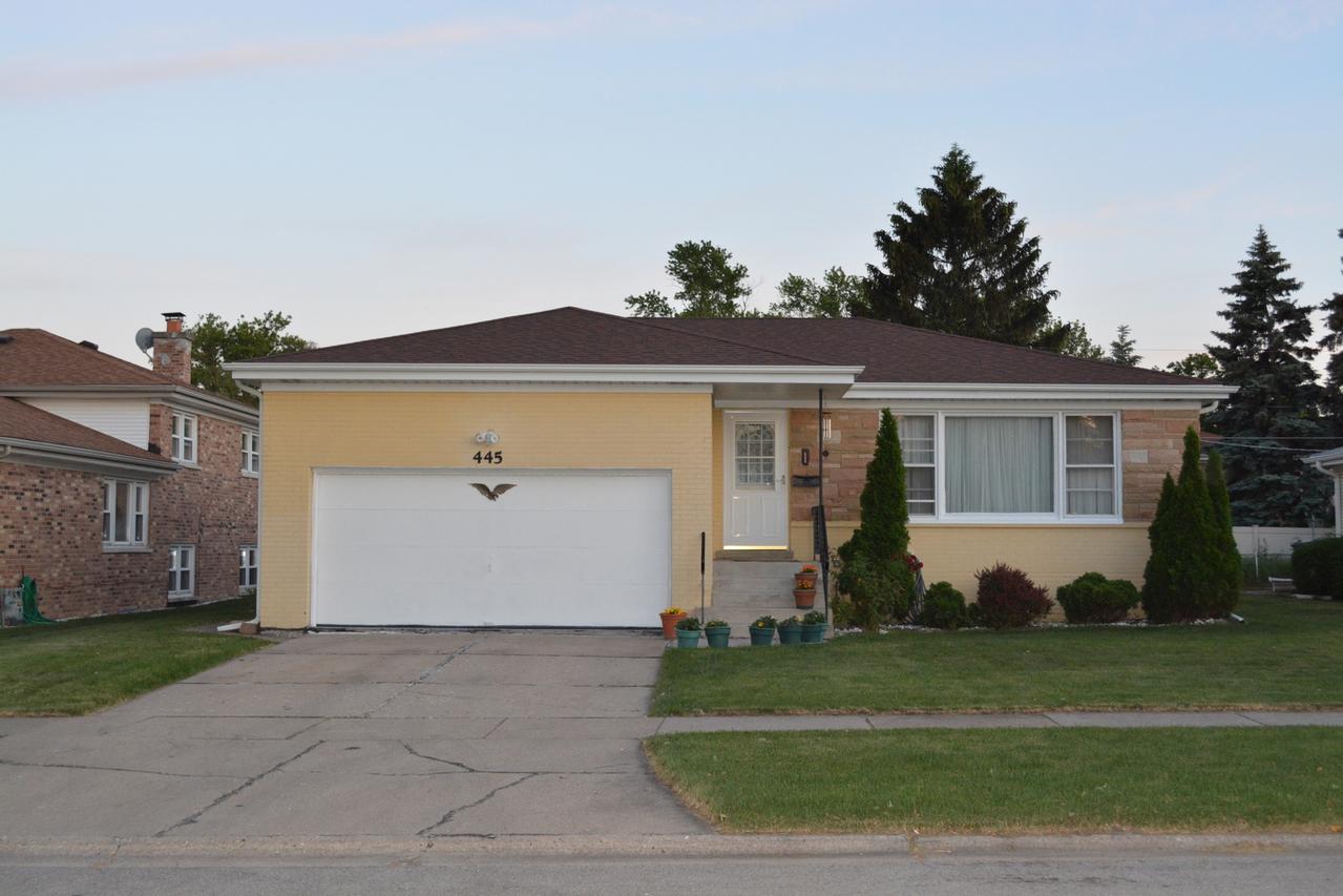 445 Dover Dr., Des Plaines, IL 60018