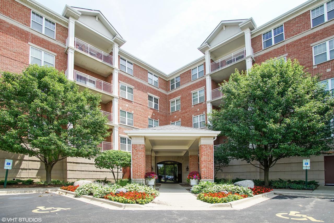 101 Pointe Dr. #407, Northbrook, IL 60062