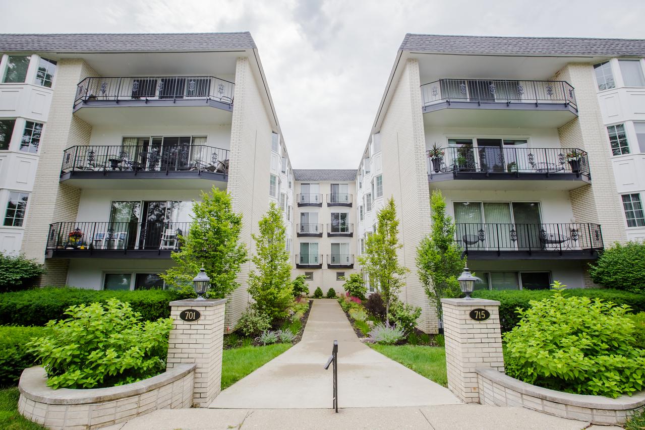 701 Ridge Rd. #3B, Wilmette, IL 60091