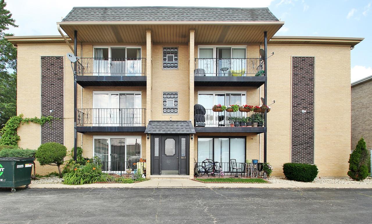 8855 N Greenwood Ave. #3NW, Niles, IL 60714