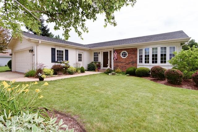 1521 W Canterbury Ct., Arlington Heights, IL 60004