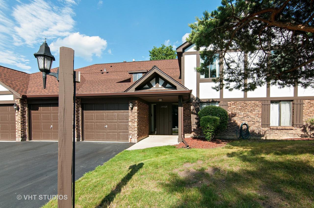 1465 Johnstown Ln. #A, Wheaton, IL 60189