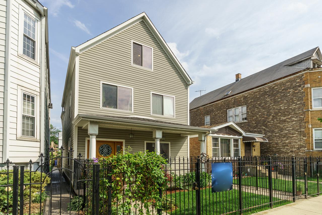 3045 N Gresham Ave., Chicago, IL 60618