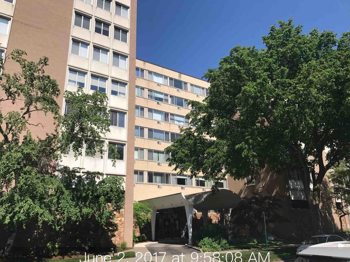 151 N Kenilworth Ave. #2G, Oak Park, IL 60301