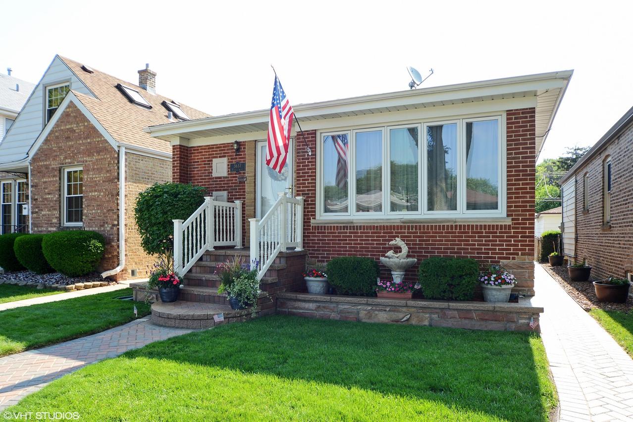 3637 N Pioneer Ave., Chicago, IL 60634