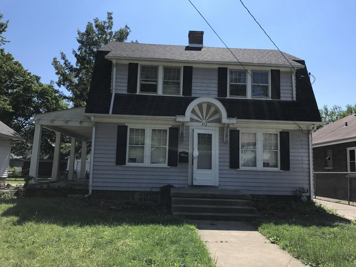 912 Lafayette St., Aurora, IL 60506