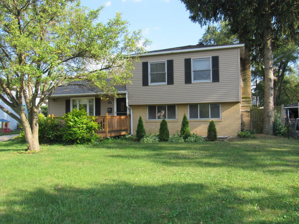 2719 75th St., Woodridge, IL 60517