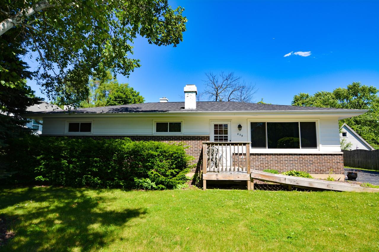 839 Blackburn St., Gurnee, IL 60031