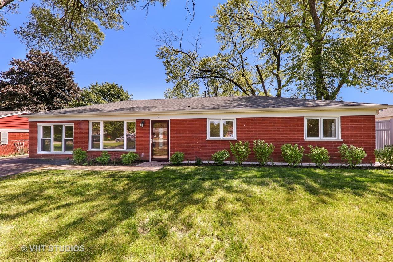 7 E 14th Pl., Lombard, IL 60148