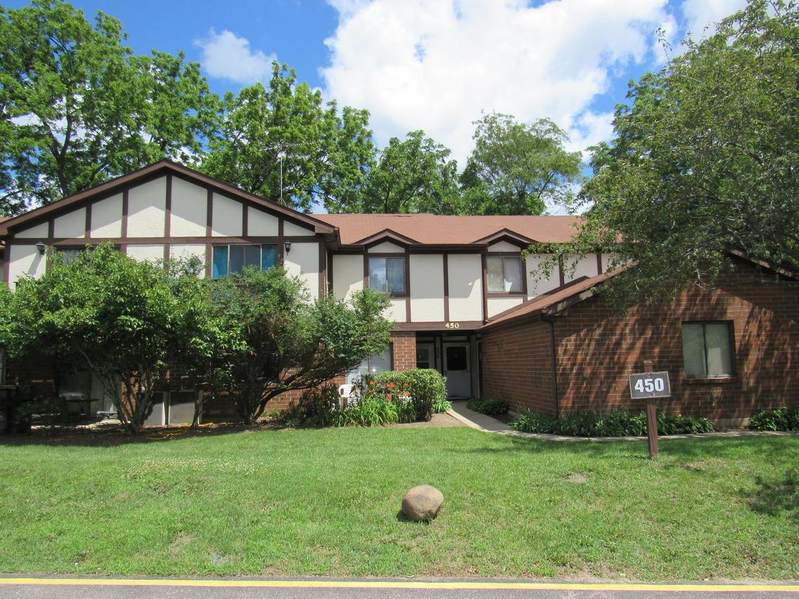 450 Brandy Dr. #C, Crystal Lake, IL 60014
