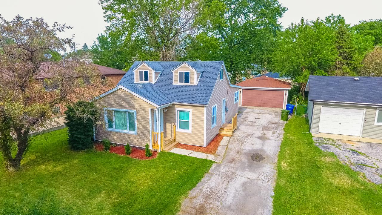 10053 Merrimac Ave., Oak Lawn, IL 60453