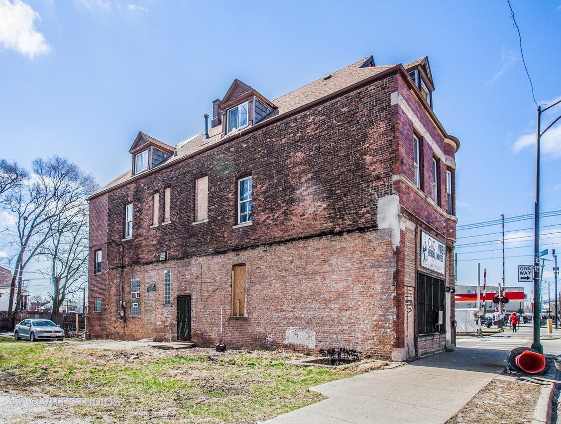 3001 E 83rd St., Chicago, IL 60617