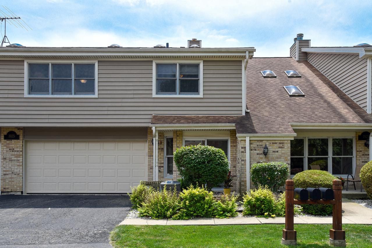 1925 Wisteria Ct. #5, Naperville, IL 60565