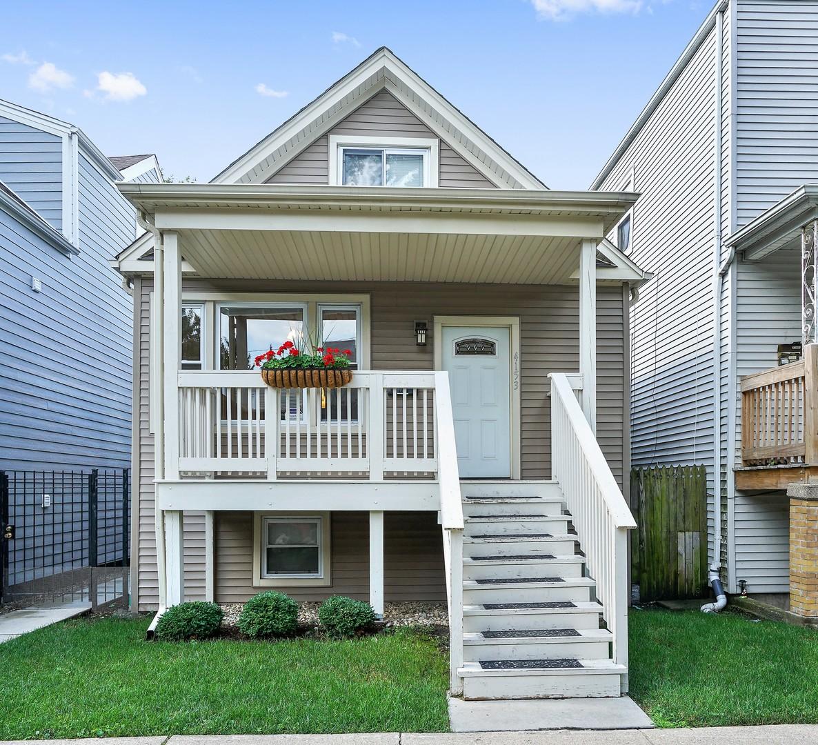 4153 W Roscoe St., Chicago, IL 60641